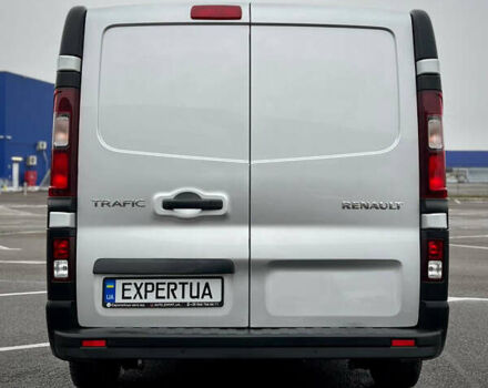 Серый Рено Трафик, объемом двигателя 2 л и пробегом 167 тыс. км за 18900 $, фото 3 на Automoto.ua