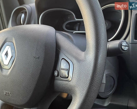 Серый Рено Трафик, объемом двигателя 2 л и пробегом 132 тыс. км за 18700 $, фото 33 на Automoto.ua
