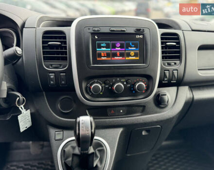 Серый Рено Трафик, объемом двигателя 2 л и пробегом 218 тыс. км за 22500 $, фото 49 на Automoto.ua