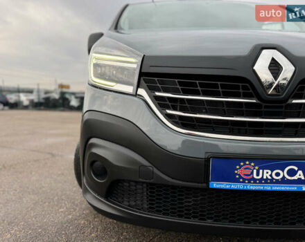 Серый Рено Трафик, объемом двигателя 2 л и пробегом 218 тыс. км за 22500 $, фото 13 на Automoto.ua