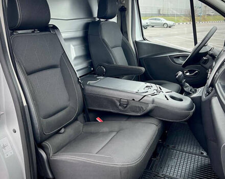 Серый Рено Трафик, объемом двигателя 2 л и пробегом 167 тыс. км за 18900 $, фото 20 на Automoto.ua