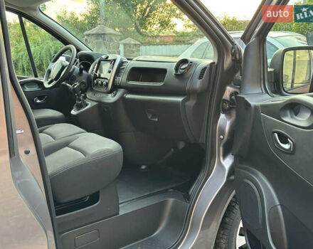 Серый Рено Трафик, объемом двигателя 2 л и пробегом 245 тыс. км за 16999 $, фото 7 на Automoto.ua