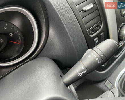 Серый Рено Трафик, объемом двигателя 2 л и пробегом 200 тыс. км за 17900 $, фото 20 на Automoto.ua