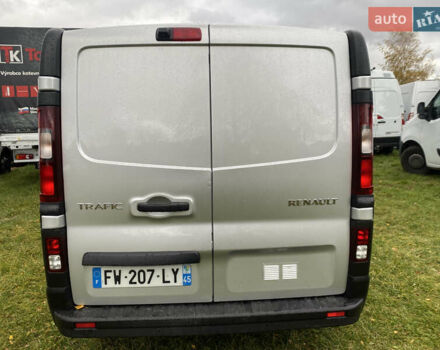 Серый Рено Трафик, объемом двигателя 2 л и пробегом 200 тыс. км за 17900 $, фото 4 на Automoto.ua