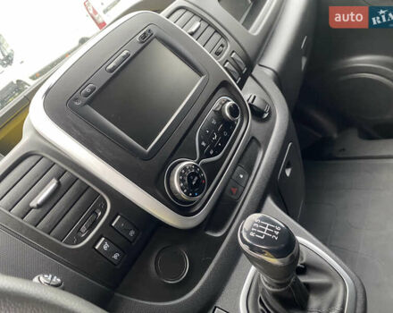 Серый Рено Трафик, объемом двигателя 2 л и пробегом 200 тыс. км за 17900 $, фото 1 на Automoto.ua