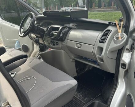 Серый Рено Трафик, объемом двигателя 2 л и пробегом 305 тыс. км за 9300 $, фото 7 на Automoto.ua