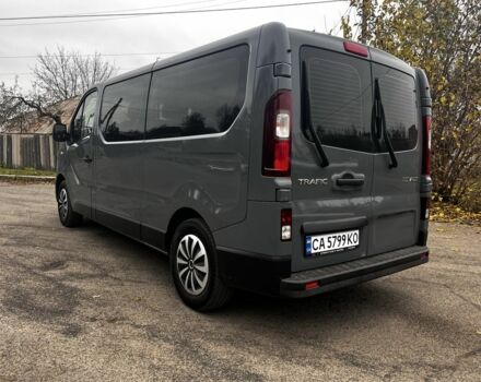Серый Рено Трафик, объемом двигателя 2 л и пробегом 230 тыс. км за 26770 $, фото 3 на Automoto.ua
