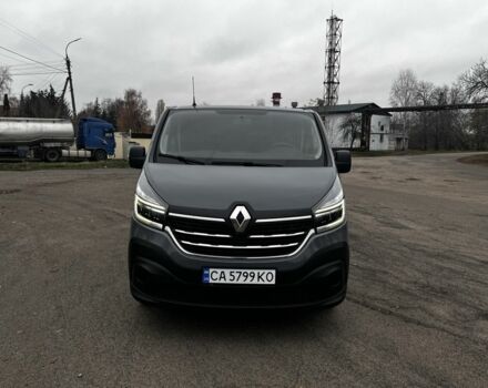 Серый Рено Трафик, объемом двигателя 2 л и пробегом 230 тыс. км за 26770 $, фото 1 на Automoto.ua