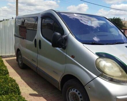 Серый Рено Трафик, объемом двигателя 1.9 л и пробегом 350 тыс. км за 7000 $, фото 1 на Automoto.ua