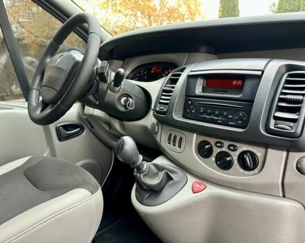 Серый Рено Трафик, объемом двигателя 2.5 л и пробегом 285 тыс. км за 9999 $, фото 11 на Automoto.ua