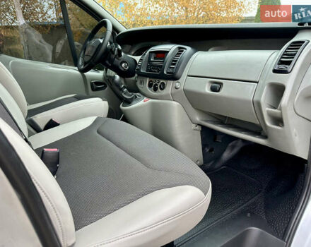 Серый Рено Трафик, объемом двигателя 2.46 л и пробегом 277 тыс. км за 9999 $, фото 12 на Automoto.ua