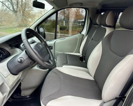 Серый Рено Трафик, объемом двигателя 2.5 л и пробегом 285 тыс. км за 9999 $, фото 12 на Automoto.ua