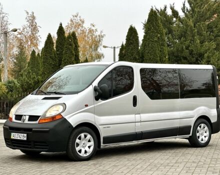 Серый Рено Трафик, объемом двигателя 2.5 л и пробегом 285 тыс. км за 9999 $, фото 2 на Automoto.ua