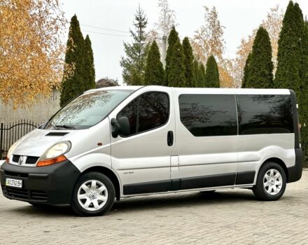 Серый Рено Трафик, объемом двигателя 2.5 л и пробегом 285 тыс. км за 9999 $, фото 1 на Automoto.ua