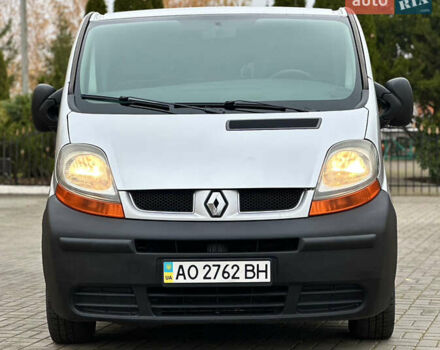 Серый Рено Трафик, объемом двигателя 2.46 л и пробегом 277 тыс. км за 9999 $, фото 9 на Automoto.ua