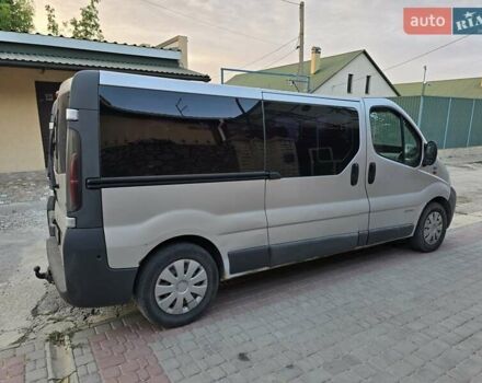 Серый Рено Трафик, объемом двигателя 1.9 л и пробегом 292 тыс. км за 7600 $, фото 5 на Automoto.ua