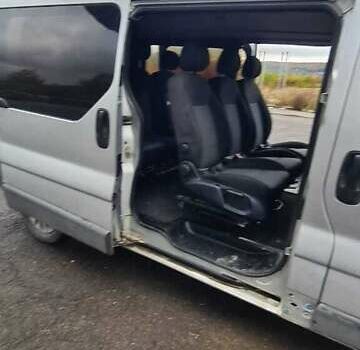 Рено Трафик 2006 в Виноградове на Automoto.ua Серый Рено Трафик, объемом двигателя 1.87 л и пробегом 417 тыс. км за 6950 $, фото 2 на Automoto.ua