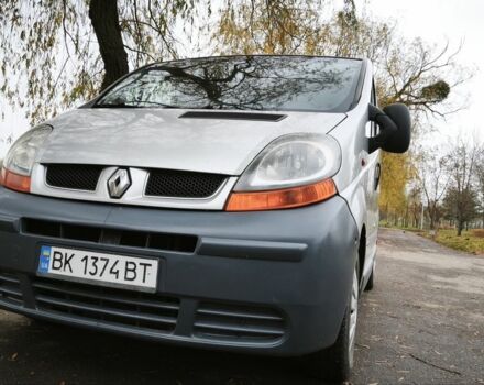 Серый Рено Трафик, объемом двигателя 2.5 л и пробегом 350 тыс. км за 7000 $, фото 3 на Automoto.ua