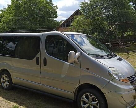 Серый Рено Трафик, объемом двигателя 2 л и пробегом 280 тыс. км за 7000 $, фото 5 на Automoto.ua