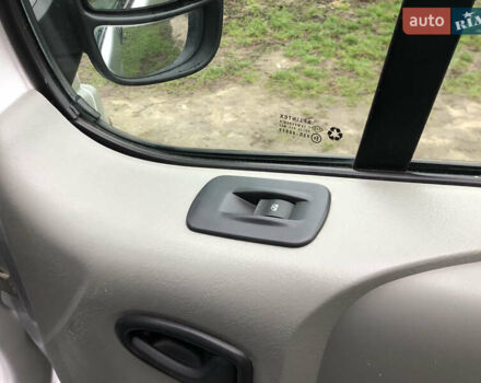 Сірий Рено Трафік, об'ємом двигуна 2 л та пробігом 271 тис. км за 8900 $, фото 21 на Automoto.ua