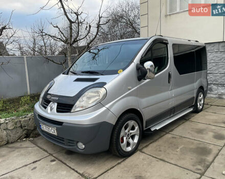 Серый Рено Трафик, объемом двигателя 2.5 л и пробегом 227 тыс. км за 9700 $, фото 1 на Automoto.ua