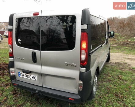 Сірий Рено Трафік, об'ємом двигуна 2 л та пробігом 271 тис. км за 8900 $, фото 2 на Automoto.ua