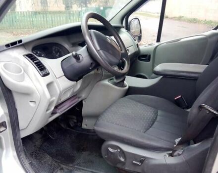 Серый Рено Трафик, объемом двигателя 2 л и пробегом 346 тыс. км за 8200 $, фото 2 на Automoto.ua