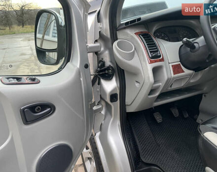 Серый Рено Трафик, объемом двигателя 2.5 л и пробегом 227 тыс. км за 9700 $, фото 39 на Automoto.ua