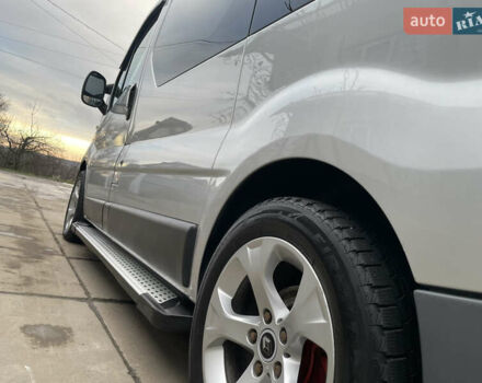 Серый Рено Трафик, объемом двигателя 2.5 л и пробегом 227 тыс. км за 9700 $, фото 4 на Automoto.ua