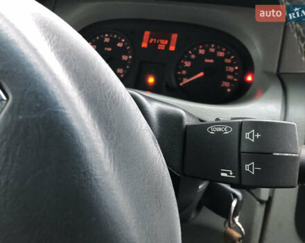 Сірий Рено Трафік, об'ємом двигуна 2 л та пробігом 271 тис. км за 8900 $, фото 24 на Automoto.ua