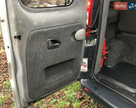 Сірий Рено Трафік, об'ємом двигуна 2 л та пробігом 271 тис. км за 8900 $, фото 30 на Automoto.ua