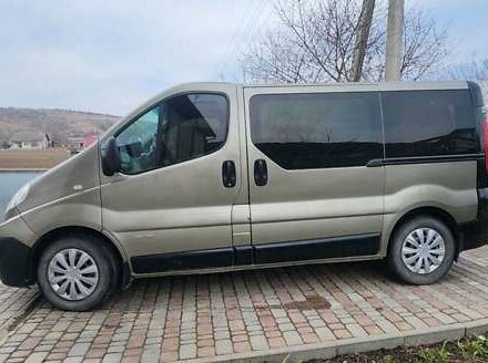 Серый Рено Трафик, объемом двигателя 2 л и пробегом 267 тыс. км за 8500 $, фото 1 на Automoto.ua