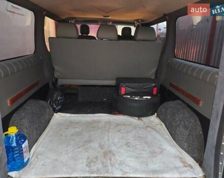 Сірий Рено Трафік, об'ємом двигуна 2 л та пробігом 367 тис. км за 8999 $, фото 4 на Automoto.ua