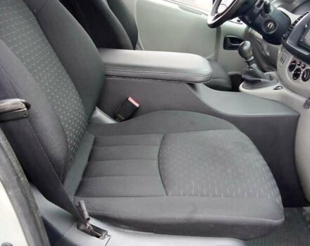 Серый Рено Трафик, объемом двигателя 2 л и пробегом 346 тыс. км за 8200 $, фото 18 на Automoto.ua