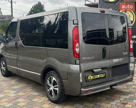 Сірий Рено Трафік, об'ємом двигуна 2 л та пробігом 204 тис. км за 7400 $, фото 4 на Automoto.ua