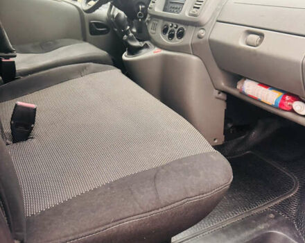 Сірий Рено Трафік, об'ємом двигуна 2 л та пробігом 205 тис. км за 10200 $, фото 16 на Automoto.ua