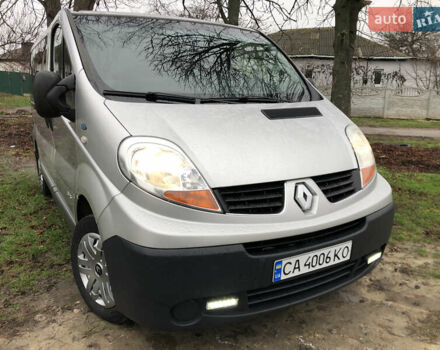 Сірий Рено Трафік, об'ємом двигуна 2 л та пробігом 271 тис. км за 8900 $, фото 3 на Automoto.ua