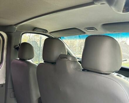 Серый Рено Трафик, объемом двигателя 2 л и пробегом 350 тыс. км за 7500 $, фото 6 на Automoto.ua