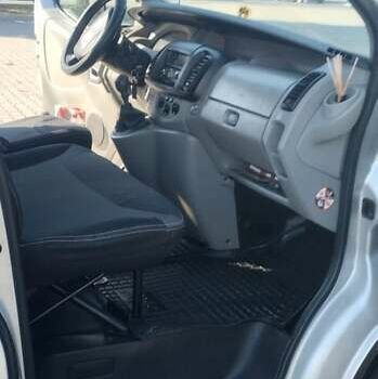 Серый Рено Трафик, объемом двигателя 2.46 л и пробегом 400 тыс. км за 7900 $, фото 12 на Automoto.ua