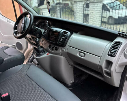 Сірий Рено Трафік, об'ємом двигуна 2 л та пробігом 375 тис. км за 8000 $, фото 18 на Automoto.ua