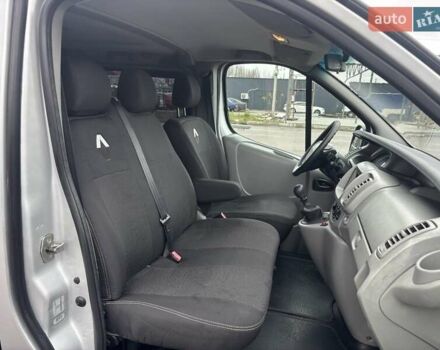 Серый Рено Трафик, объемом двигателя 2 л и пробегом 284 тыс. км за 9900 $, фото 18 на Automoto.ua