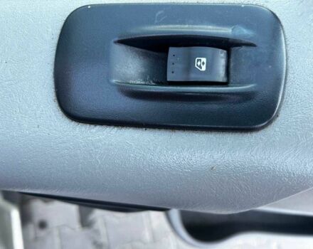 Серый Рено Трафик, объемом двигателя 2 л и пробегом 275 тыс. км за 9500 $, фото 21 на Automoto.ua