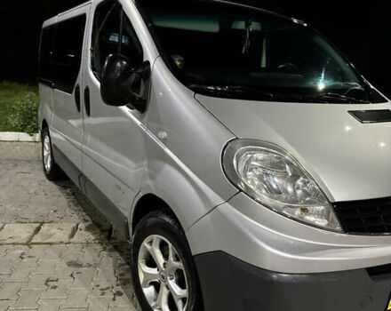 Сірий Рено Трафік, об'ємом двигуна 2 л та пробігом 375 тис. км за 8000 $, фото 5 на Automoto.ua