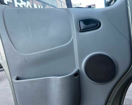 Серый Рено Трафик, объемом двигателя 2 л и пробегом 275 тыс. км за 9500 $, фото 7 на Automoto.ua