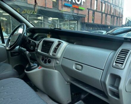 Серый Рено Трафик, объемом двигателя 2 л и пробегом 275 тыс. км за 9500 $, фото 19 на Automoto.ua