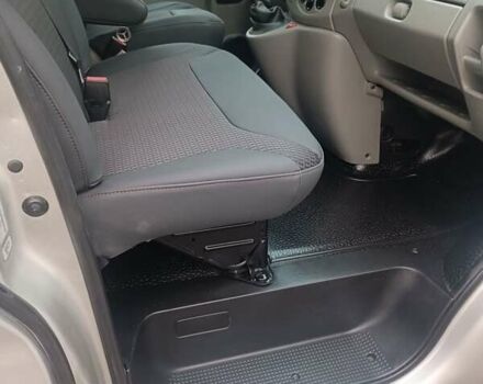 Сірий Рено Трафік, об'ємом двигуна 2 л та пробігом 270 тис. км за 8900 $, фото 22 на Automoto.ua