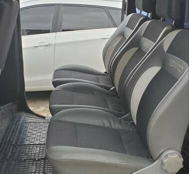 Серый Рено Трафик, объемом двигателя 2 л и пробегом 370 тыс. км за 9900 $, фото 3 на Automoto.ua