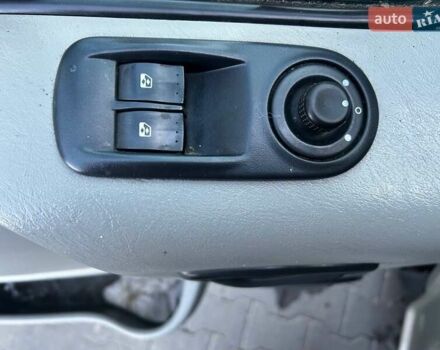 Серый Рено Трафик, объемом двигателя 2 л и пробегом 275 тыс. км за 9500 $, фото 6 на Automoto.ua