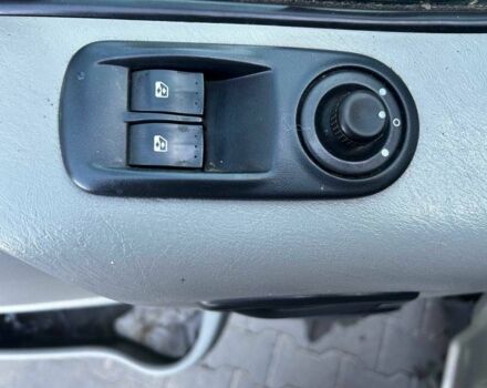 Серый Рено Трафик, объемом двигателя 2 л и пробегом 275 тыс. км за 9500 $, фото 6 на Automoto.ua