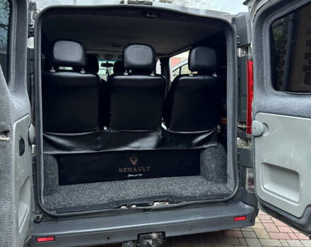 Сірий Рено Трафік, об'ємом двигуна 2 л та пробігом 375 тис. км за 8000 $, фото 24 на Automoto.ua